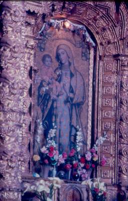 [Maria e Jesus Cristo em imagem mural de igreja]